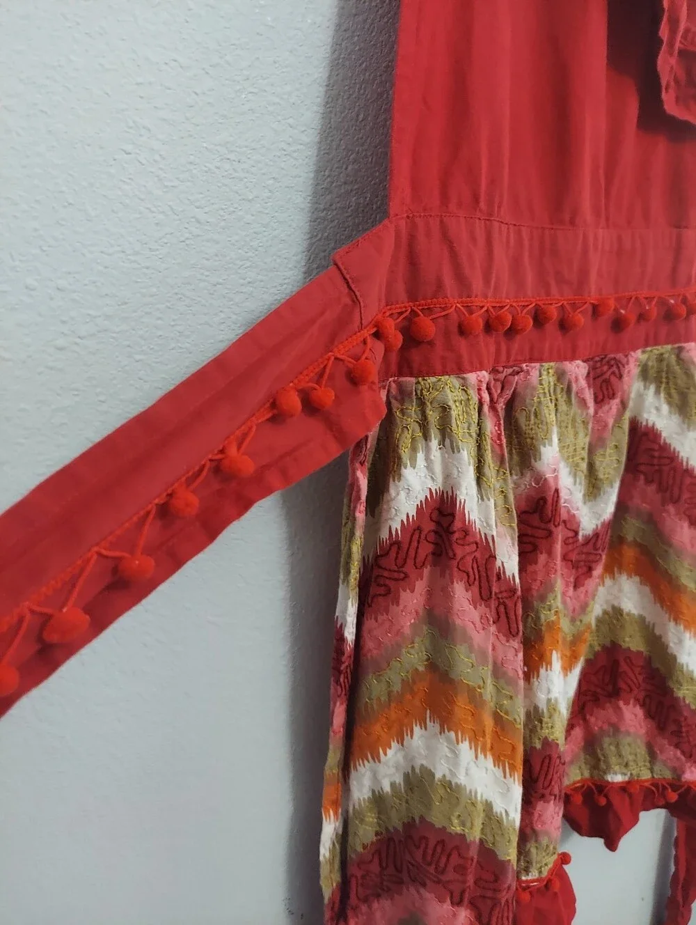Sur La Table Ruffle & Pompom Detail Halter Red Chevron Apron OS Festive Hostess
